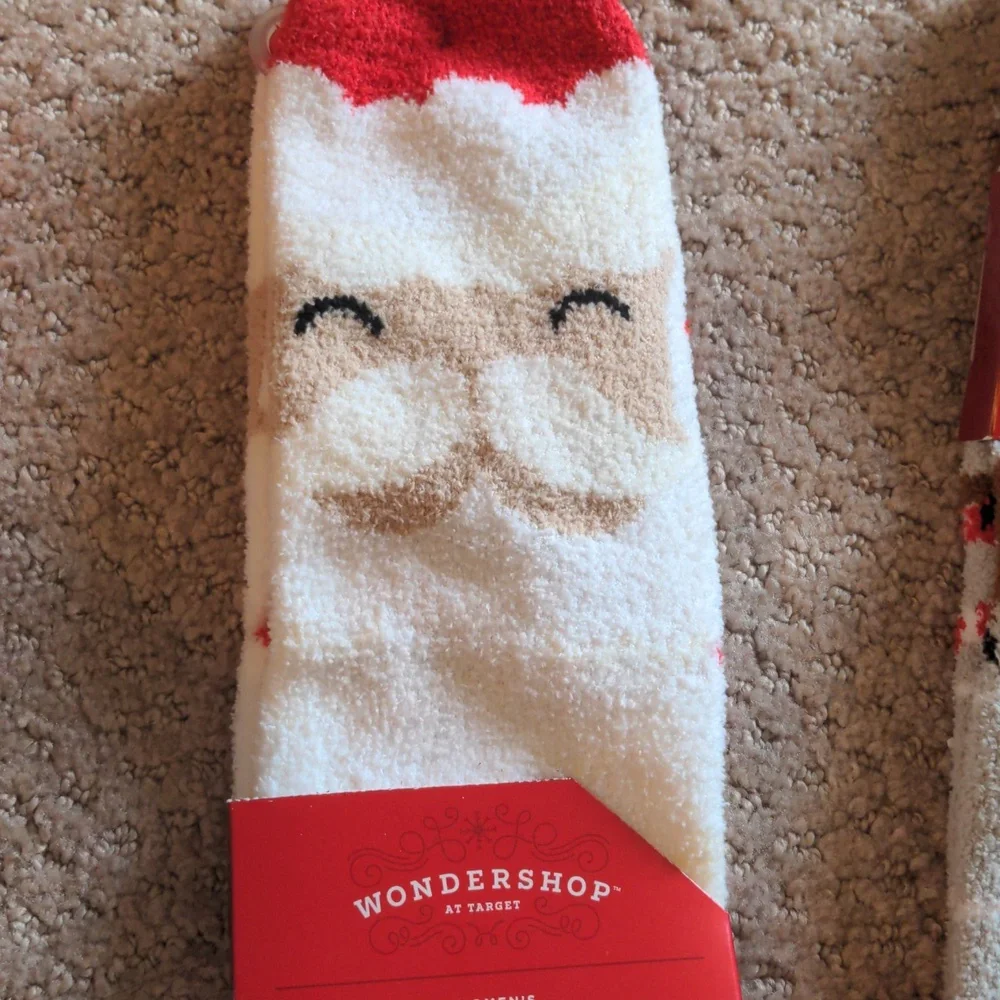 4 pack of Christmas Soft Crew Socks (Size 4-10) NWT